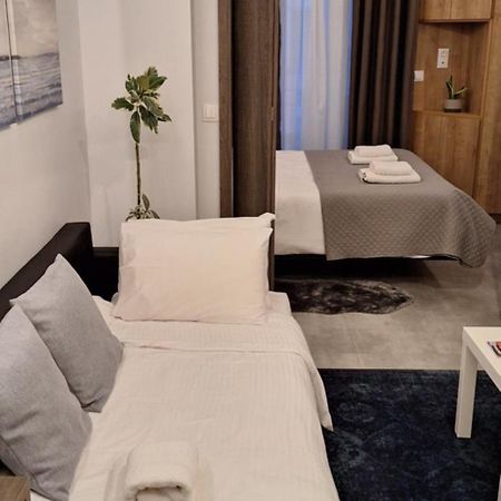 Domus City Apartment With Wonderful Balcony Tesalonika Bagian luar foto