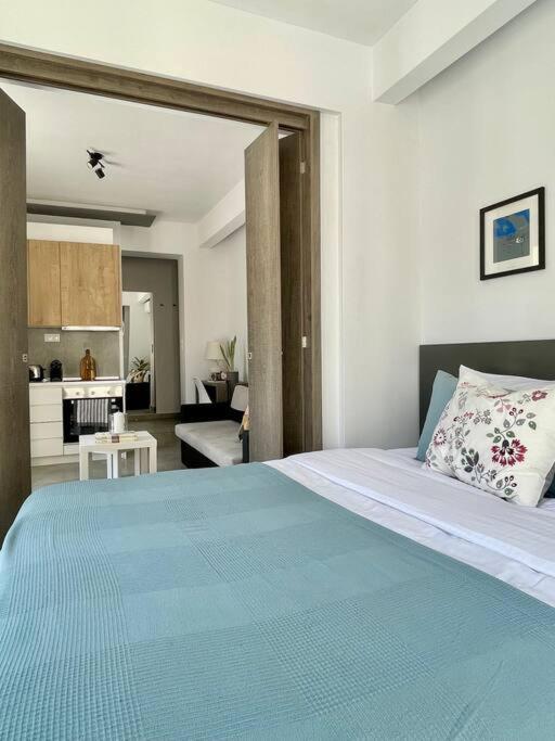 Domus City Apartment With Wonderful Balcony Tesalonika Bagian luar foto