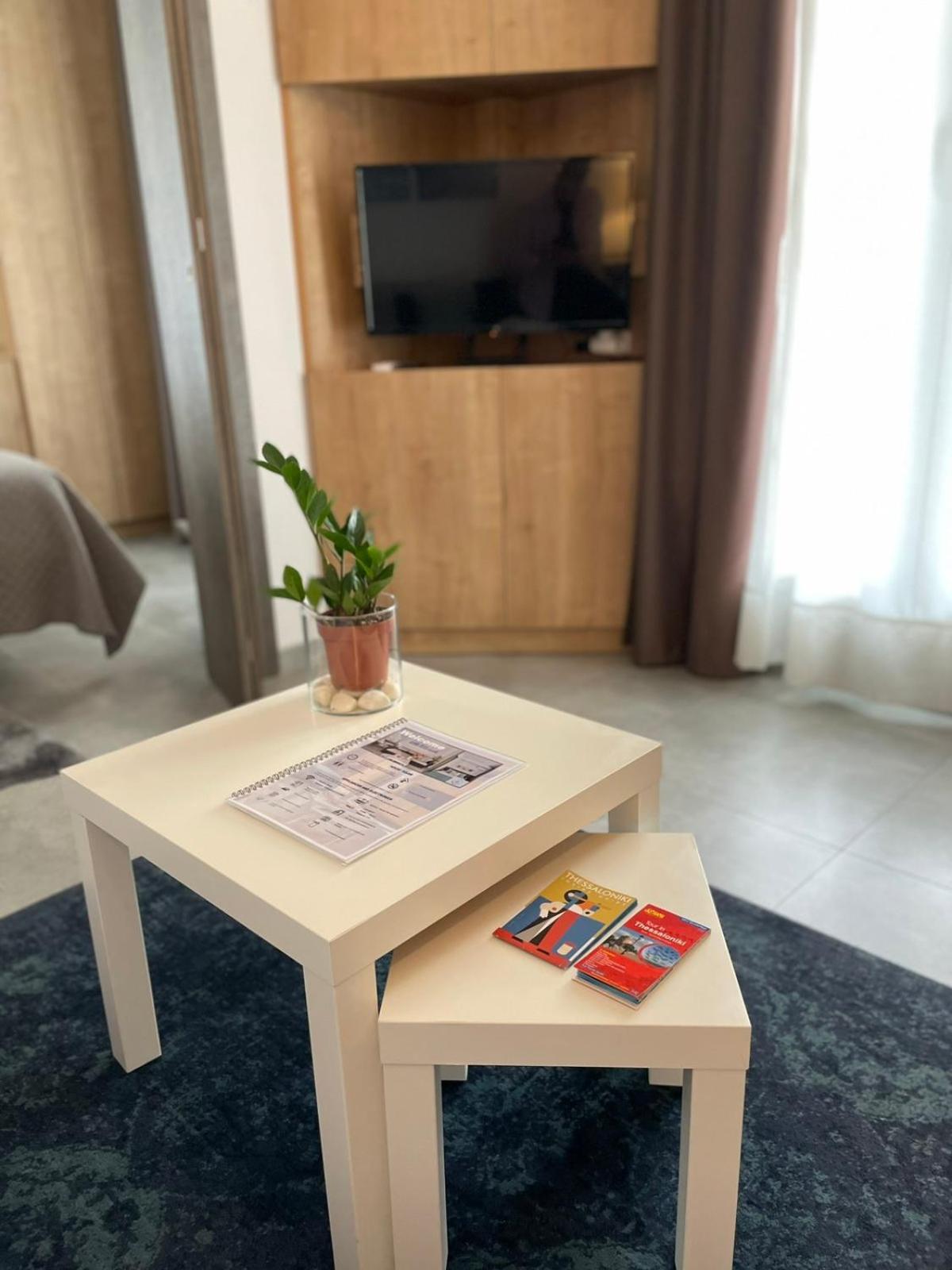 Domus City Apartment With Wonderful Balcony Tesalonika Bagian luar foto